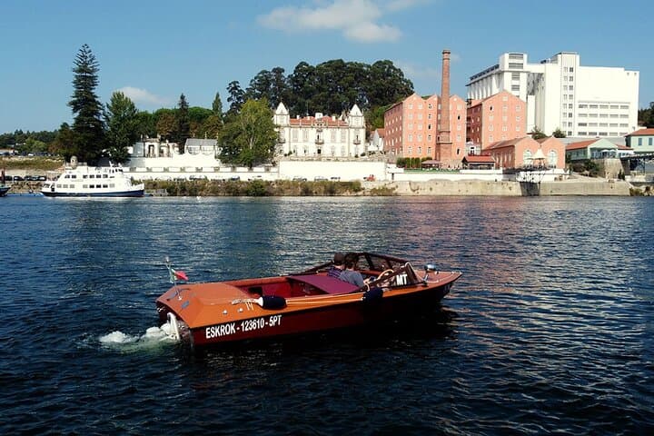 Private Douro River Cruise: Romantic Two-Person Boat Tour from Porto