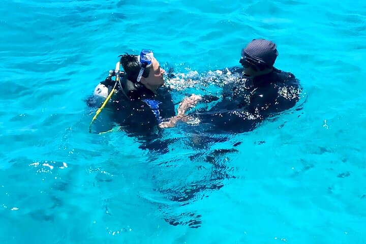 Beginners Scuba Diving in Hurghada: Full-Day Boat Tour with Lunch photo 4