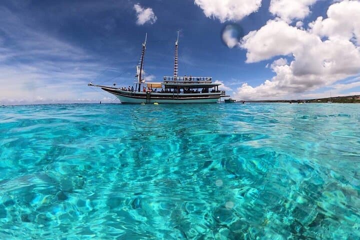 Bonaire Luxury Schooner Snorkel and Local Lunch: Cruise, Snorkel & Beachside Flavors photo 2