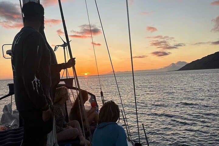 Waikiki Small-Group Sunset Sailing Cruise to Diamond Head photo 6