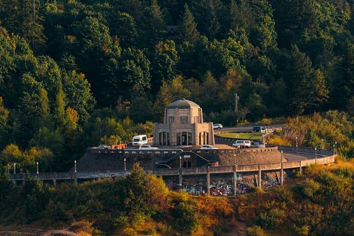Columbia River Gorge Scenic Air Tour — Vista House & Canyon Flight photo 2