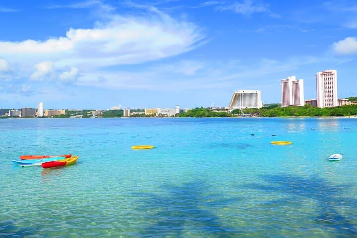 Tumon Bay Beach & Hilton Waterpark: Full-Day Snorkel, SUP and Pool Access