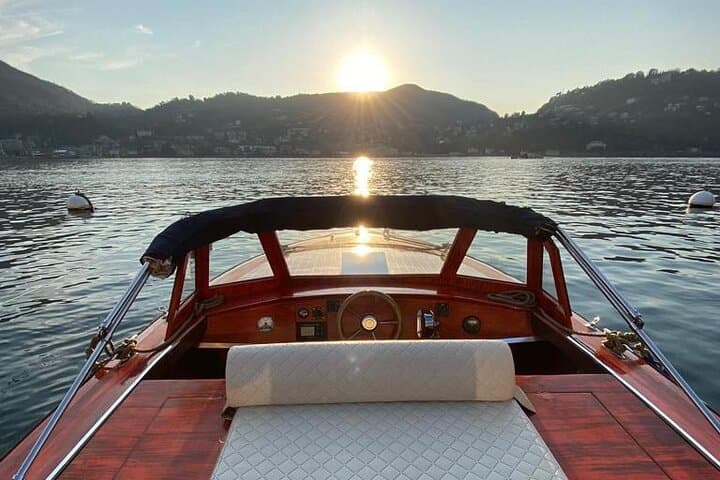 Glide to Bellagio: 3-Hour Private Wooden Boat Tour on Lake Como