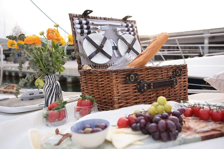 Barcelona Private Romantic Sailing Tour: Sunset Yacht Cruise from Marina Vela photo 3