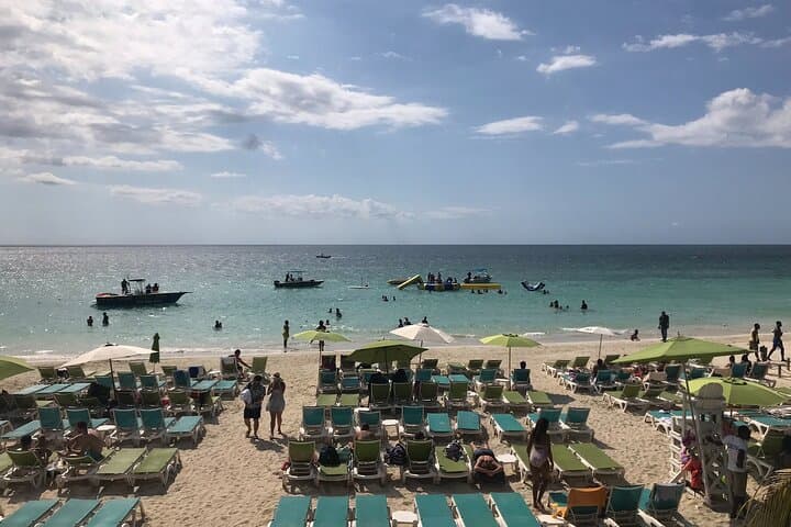 Negril Seven Mile Beach & Rick's Cafe Private Tour — Snorkeling, Sunset & Cliff Jumping