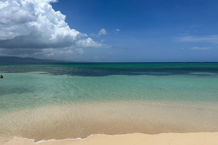 Negril Seven Mile Beach & Rick's Cafe Private Tour — Snorkeling, Sunset & Cliff Jumping photo 3