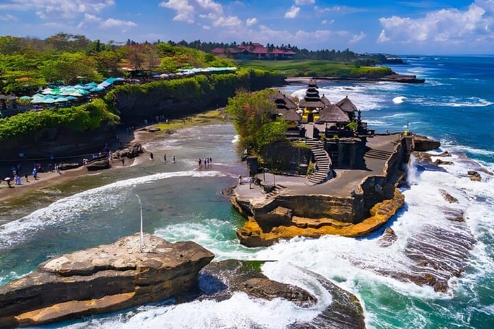 Tanah Lot Sunset Tour: Taman Ayun, Monkey Forest & Ocean-Perched Temple photo 6
