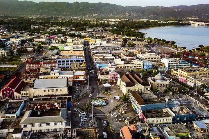 Montego Bay Private Shore Tour: Hip Strip, Doctor's Cave & Sam Sharpe Square photo 2