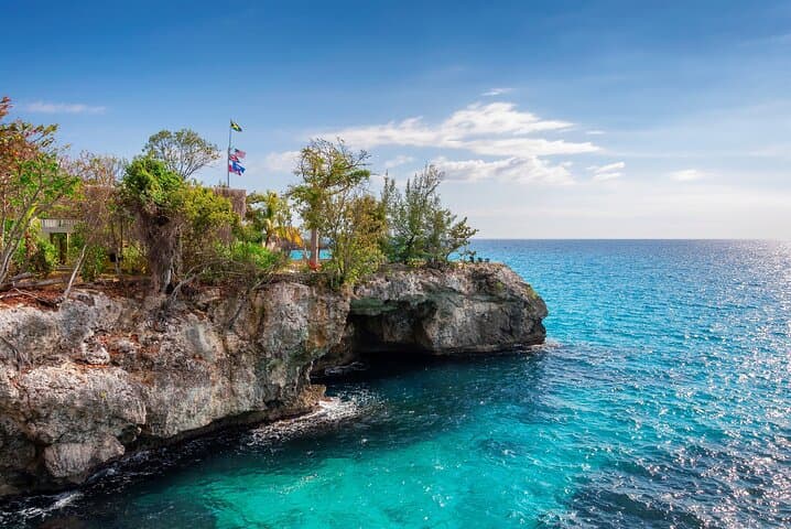 Montego Bay Private Shore Tour: Hip Strip, Doctor's Cave & Sam Sharpe Square