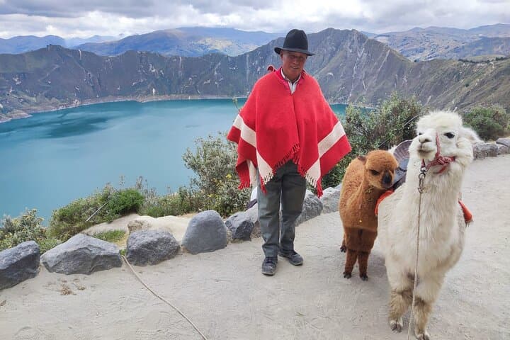 Quilotoa Crater Lake Day Tour from Quito: Hike the Emerald Caldera photo 2