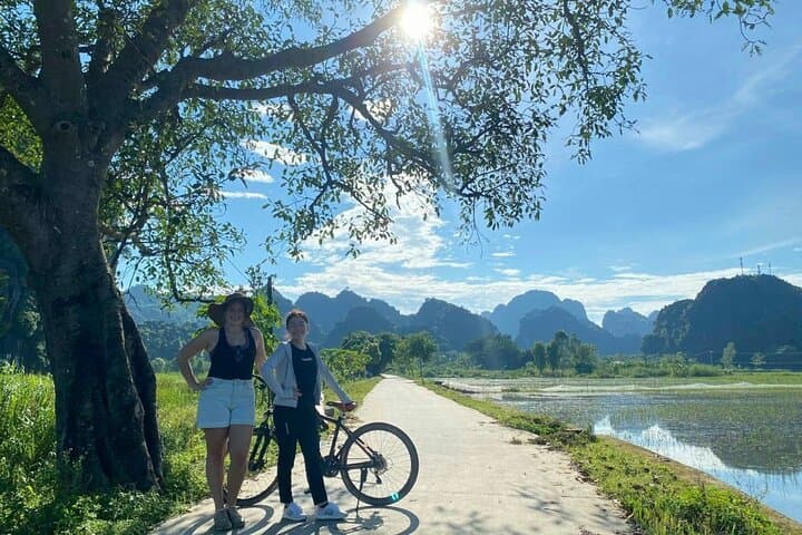 Ninh Binh Day Trip: Hoa Lu, Tam Coc Boat & Mua Cave Hike photo 6