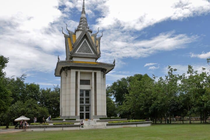 S-21 and Choeung Ek Killing Fields Tour with Khmer Lunch in Phnom Penh photo 2