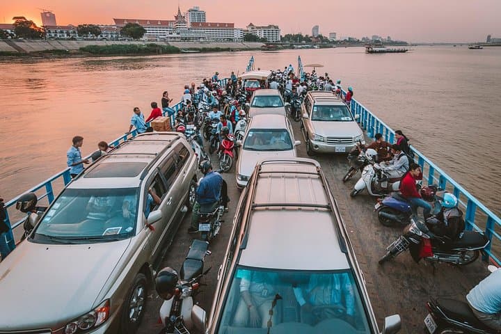 Phnom Penh Riverside Walking Tour: Royal Palace, Wat Botum & Local Ferry Experience photo 2