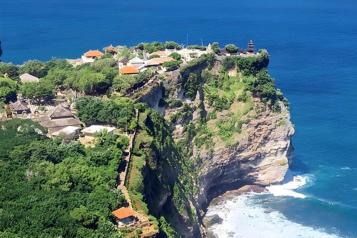 Uluwatu Sunset Tour & Jimbaran Seafood — Bali Half-Day Car Charter photo 1