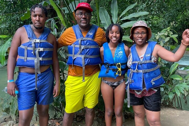 Ocho Rios to Portland: Full-Day Rainforest, Rivers & Beaches Tour