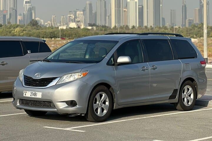 Dubai Full-Day Private Car with Driver – Flexible Chauffeur Service photo 3