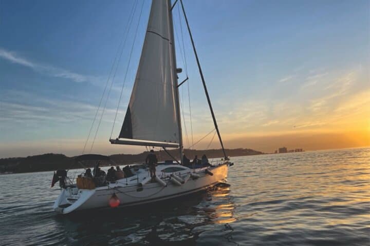 Private Lisbon Boat Tour: 2-Hour Scenic Sailing Along the Tagus photo 5