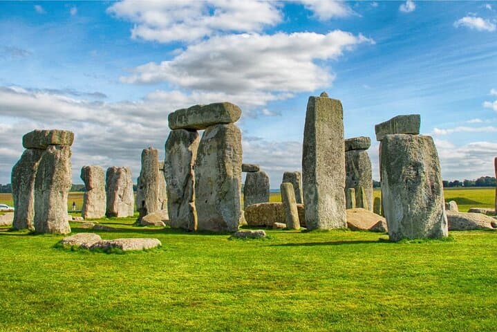 Stonehenge and Bath Day Tour from Birmingham: Prehistoric Stones to Georgian Streets