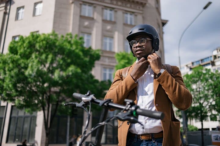 Genoa Highlights e-Bike Tour: Private Ride Through Caruggi, Boccadasse & Via Garibaldi