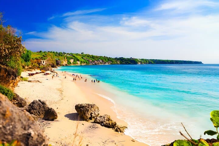 Uluwatu VW Safari: Full-Day Classic Car Tour to Uluwatu Temple, GWK & Padang Padang photo 5