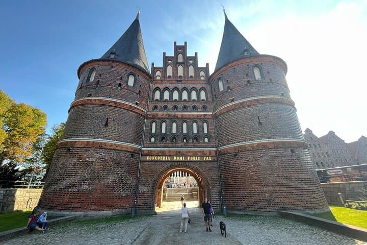 Self-Guided e-Scavenger Hunt in Lübeck — Interactive City Game and Walk photo 4