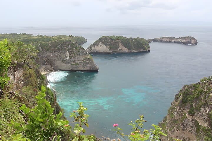 East Nusa Penida Day Tour: Diamond Beach, Atuh & Tree House from Bali photo 2