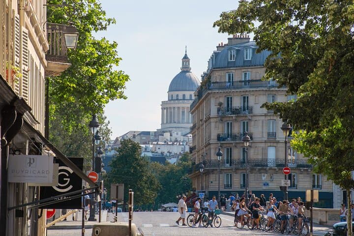 Paris E-Bike Private Tour — 3-Hour Highlights from Le Marais to the Eiffel photo 4