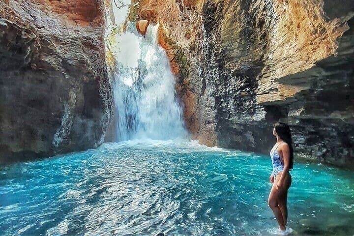 La Leona Waterfall Adventure Hike — Rope-and-Ladder Challenge in Guanacaste