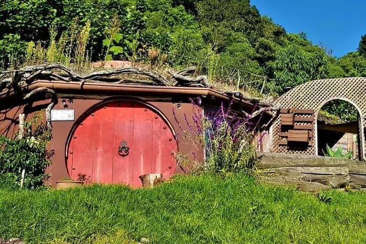 hobbitenango-and-antigua-day-trip-from-puerto-quetzal photo 4