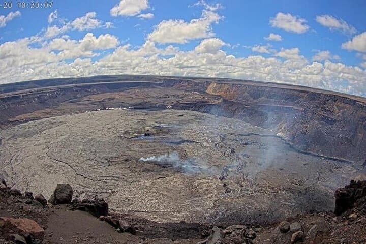 Hilo Highlights: Private Tour of Waterfalls, Black Sand & Lava Caves photo 4