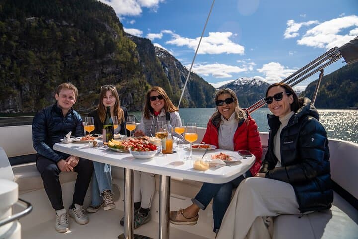 Private Day Cruise Flåm to Gudvangen — Nærøyfjord Luxury Fjord Tour photo 4