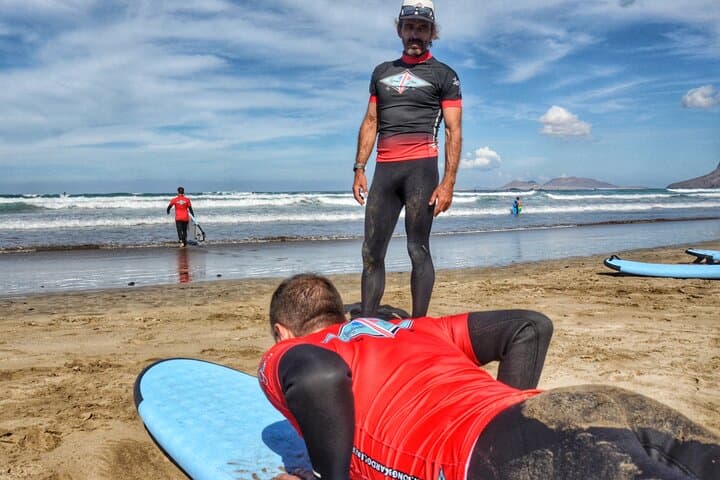 Longboard Private Surf Lessons in Caleta de Famara, Lanzarote photo 4