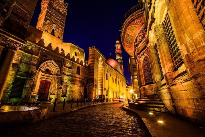 El Moez Street & Cairo Tower: Private Evening Tour of Historic Cairo