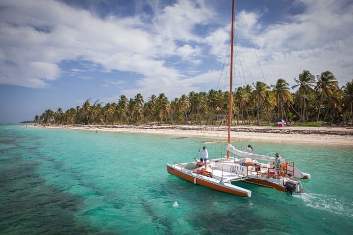 Private Sailing in Punta Cana: Snorkel, Sandbar & Floating-Bar Cruise