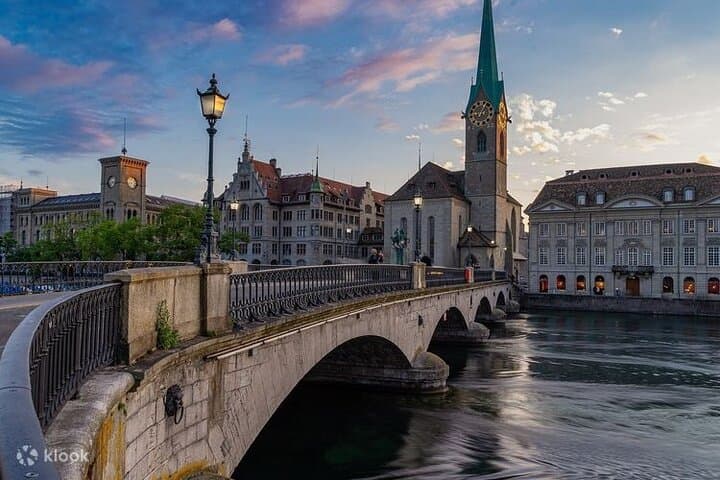 Strolling Zurich Old Town: A 3‑Hour Private Walking Tour of Churches, Lake Views, and Historic Alleys photo 4