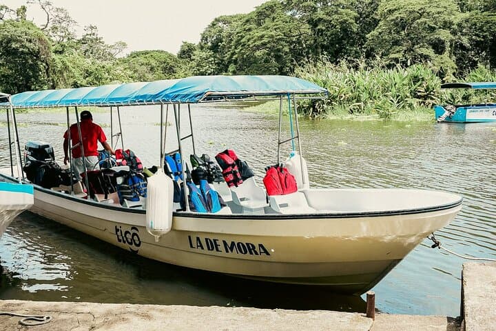 Explore Nicaragua’s Colonial Heritage and Volcanic Wonders in One Day photo 5