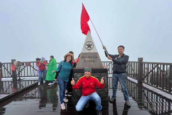 2-Day Sapa Private Tour: Fansipan Cable Car & Ta Phin Village Immersion
