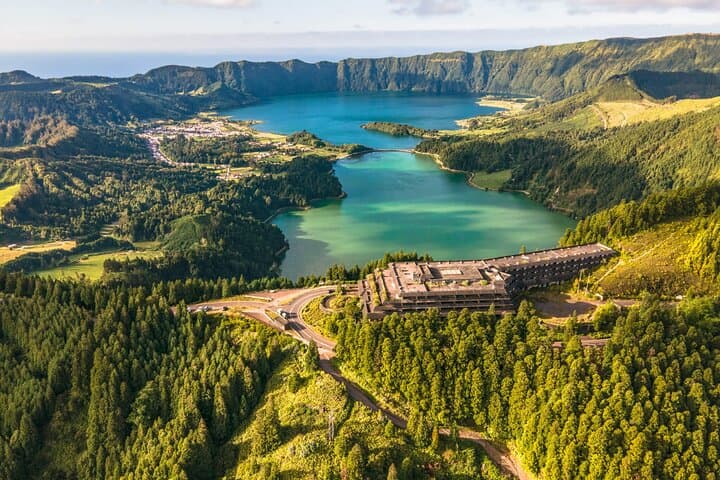 Discover São Miguel: Lagoa do Fogo and Sete Cidades Full-Day Tour with Pineapple Tasting