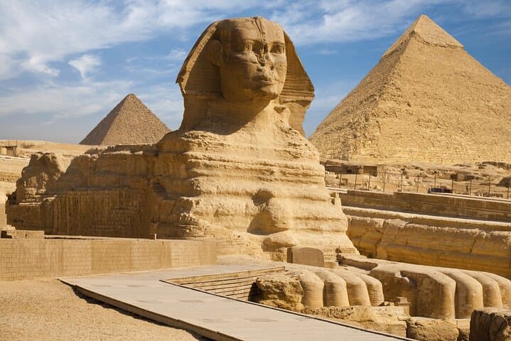 day-trip-hurghada-to-cairo-pyramids-egyptian-museum-khan-el-khalili