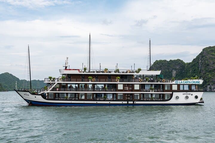 La Casta Luxury Overnight Cruise: 2-Day Halong & Lan Ha Bay Experience