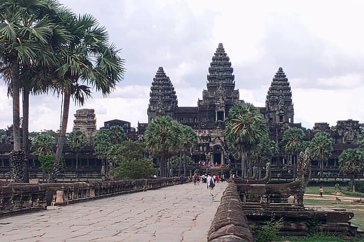 Private Half-Day Tour to Angkor Wat (Vishnu Temple) — Siem Reap