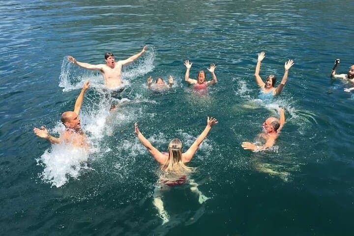 Private 4-Hour Sailing and Swimming Tour on the Tagus — Lisbon Boat Charter photo 3