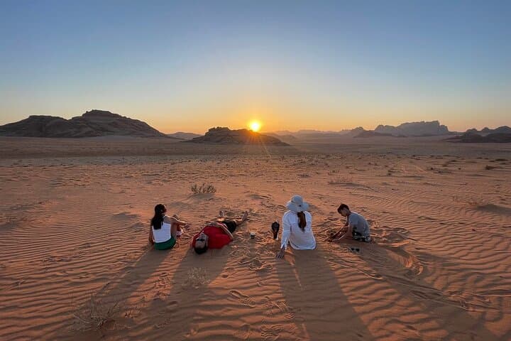 Wadi Rum Sunset Jeep Tour: 2-Hour Desert Highlights & Bedouin Tea
