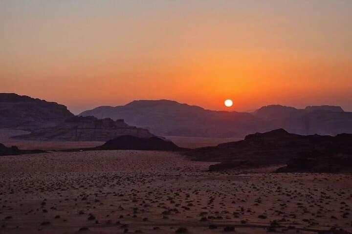 Wadi Rum Sunset Jeep Tour: 2-Hour Desert Highlights & Bedouin Tea photo 2