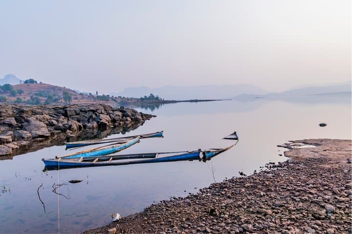 Full-Day Pawna, Lohagad and Lonavala Tour from Mumbai: Forts, Caves & Lake Views photo 3