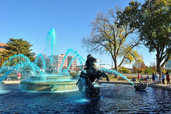 Private Art, Nature & Legacy Walking Tour in Kansas City — Nelson-Atkins & Mill Creek Park photo 4