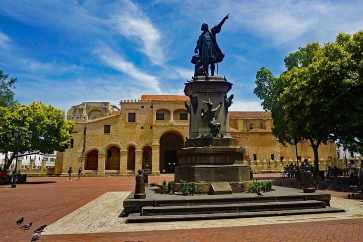 Half-Day Colonial Zone Tour: Faro a Colón & Three Eyes Park in Santo Domingo