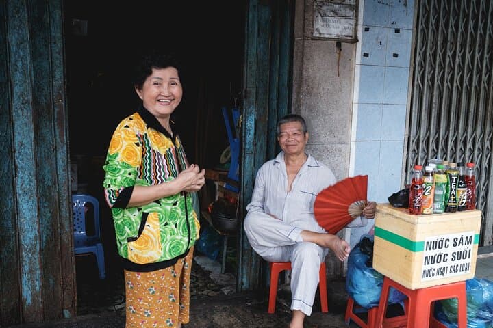 Sunset Street Photography Tour in Saigon — Private Walk Through Old and New photo 4