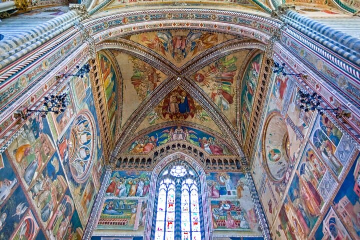 Orvieto Private Walking Tour: Duomo & Historic Center with Local Guide photo 5