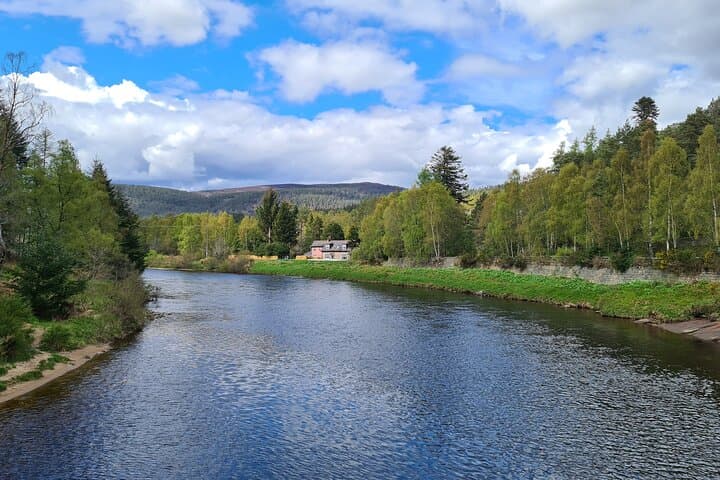 Balmoral & Royal Deeside Day Tour — Ballater, Cambus O' May & Tomnaverie photo 6